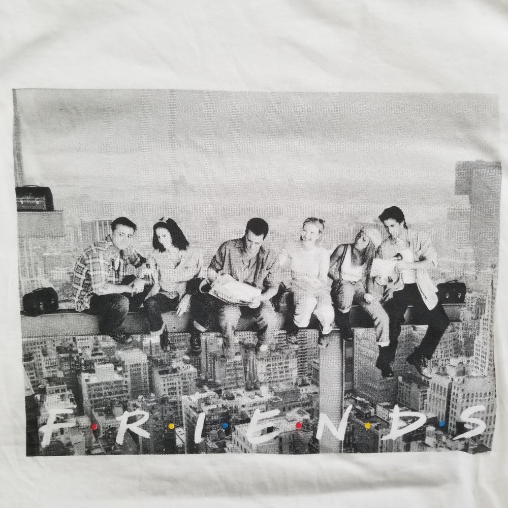 FRIENDS T-SHIRT.